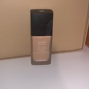 Chanel Foundation- B20